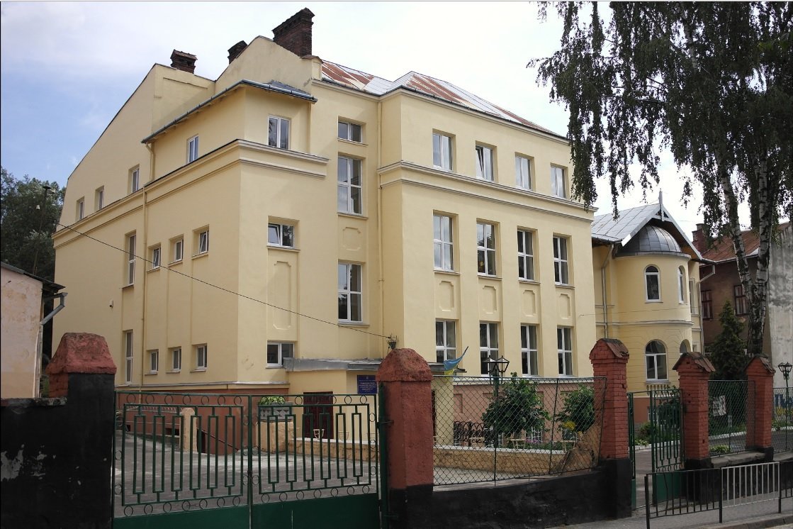 Ліцей №37. Фото - з відкритого доступу