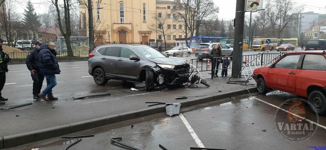 Фото - "Варта - 1", ДТП на Городоцькій у Львові ДТП на Городоцькій у Львові