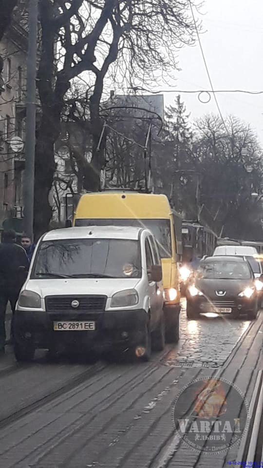 Фото - "Варта - 1", Зупинка у русі трамваїв №2 у Львові Зупинка у русі трамваїв №2 у Львові