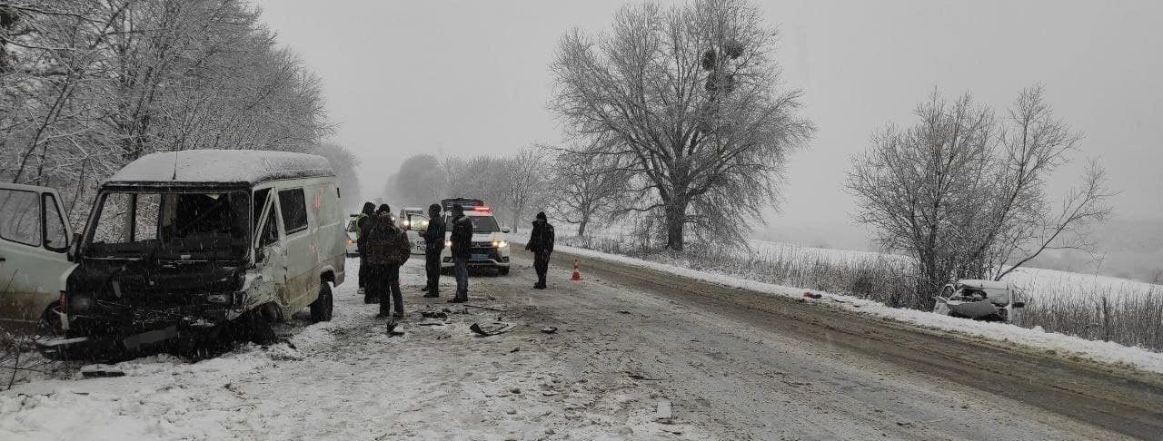 Під час ДТП постраждало 4 людей