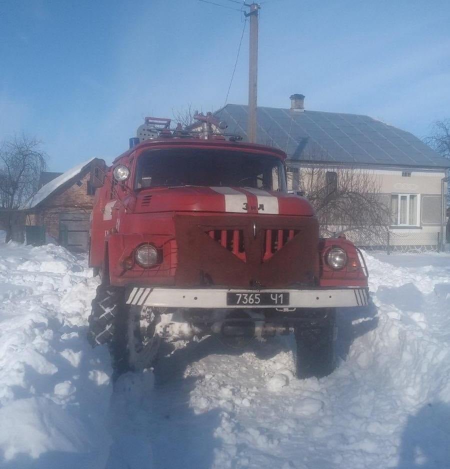 На Львівщині медики їхали до хворого на пожежному автомобілі, - ФОТО