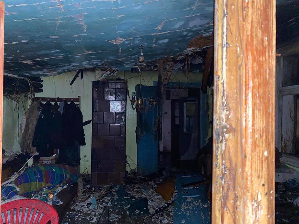 На Львівщині з палаючого будинку врятували пенсіонерку ...