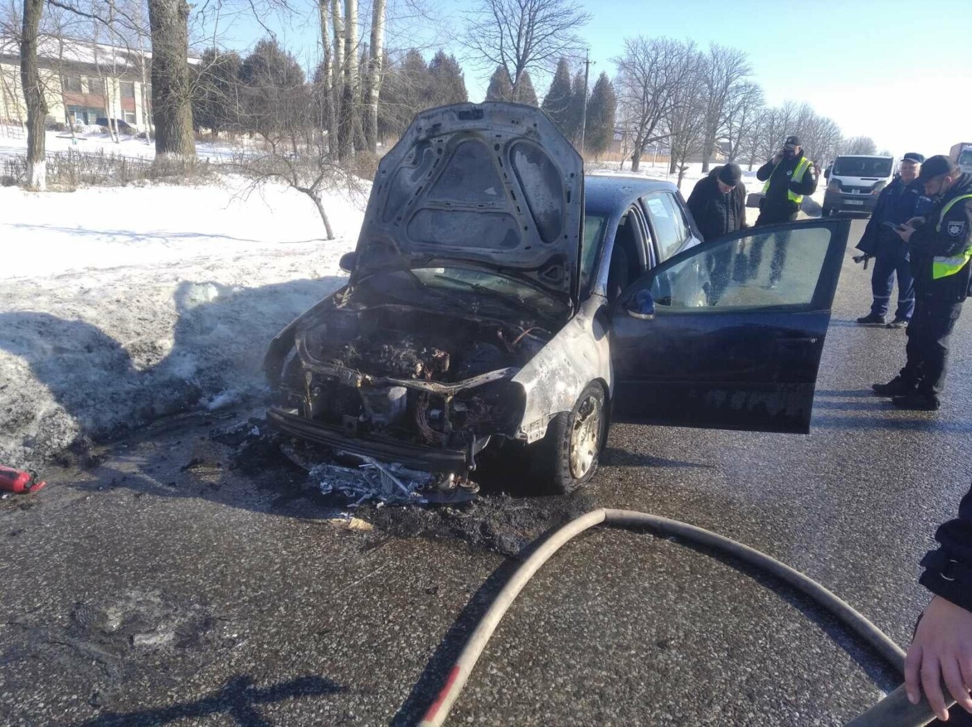 На Львівщині під час руху загорівся автомобіль, Фото - ДСНС Львівщини