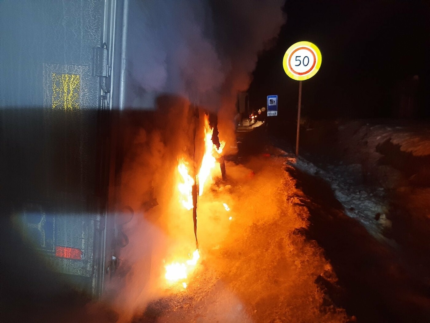 Пожежа у вантажному автомобілі Пожежа у вантажному автомобілі, Фото: ДСНС Львівщини