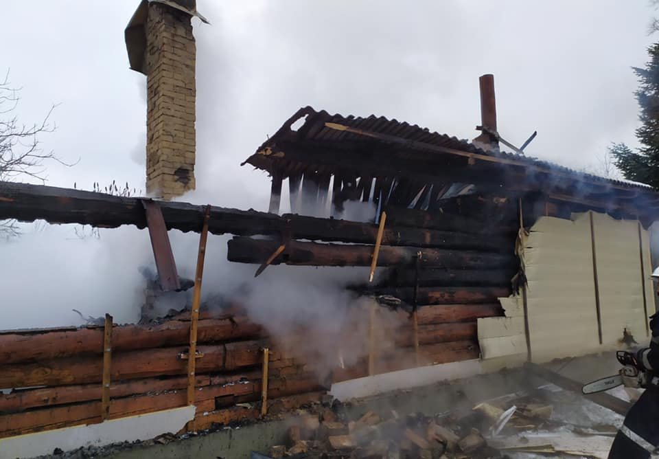 У Дрогобицькому районі в пожежі згорів житловий будинок, - ФОТО