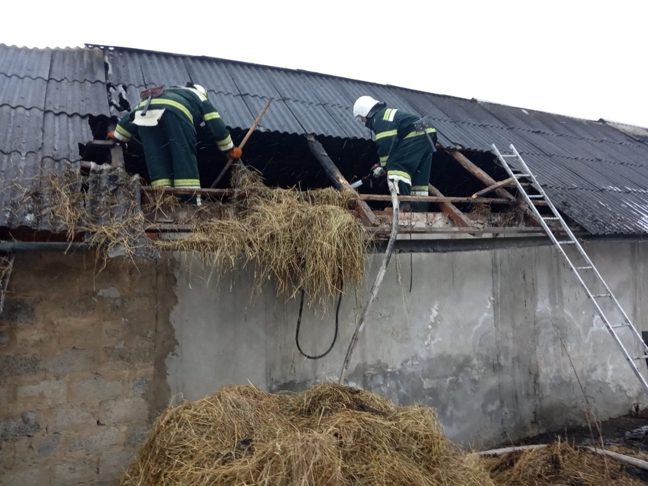 Пожежа у будівлі на Львівщині, Фото: пресслужби ДСНС у Львівській області