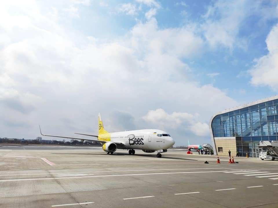 Літак авіакомпанії Bees Airline вперше прилетів до Львова