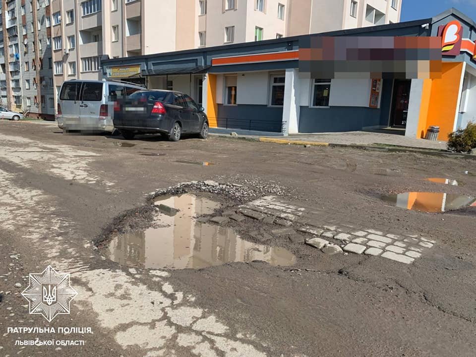 У Львівській області мірятимуть вибоїни на дорогах, Фото: патрульна поліція