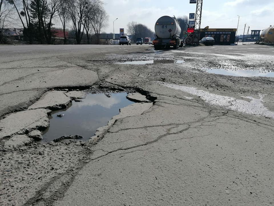 У Львівській області мірятимуть вибоїни на дорогах, Фото: патрульна поліція