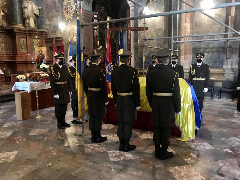 У Львові попрощалися із військовослужбовцем, який загинув на Донбасі, - ФОТО