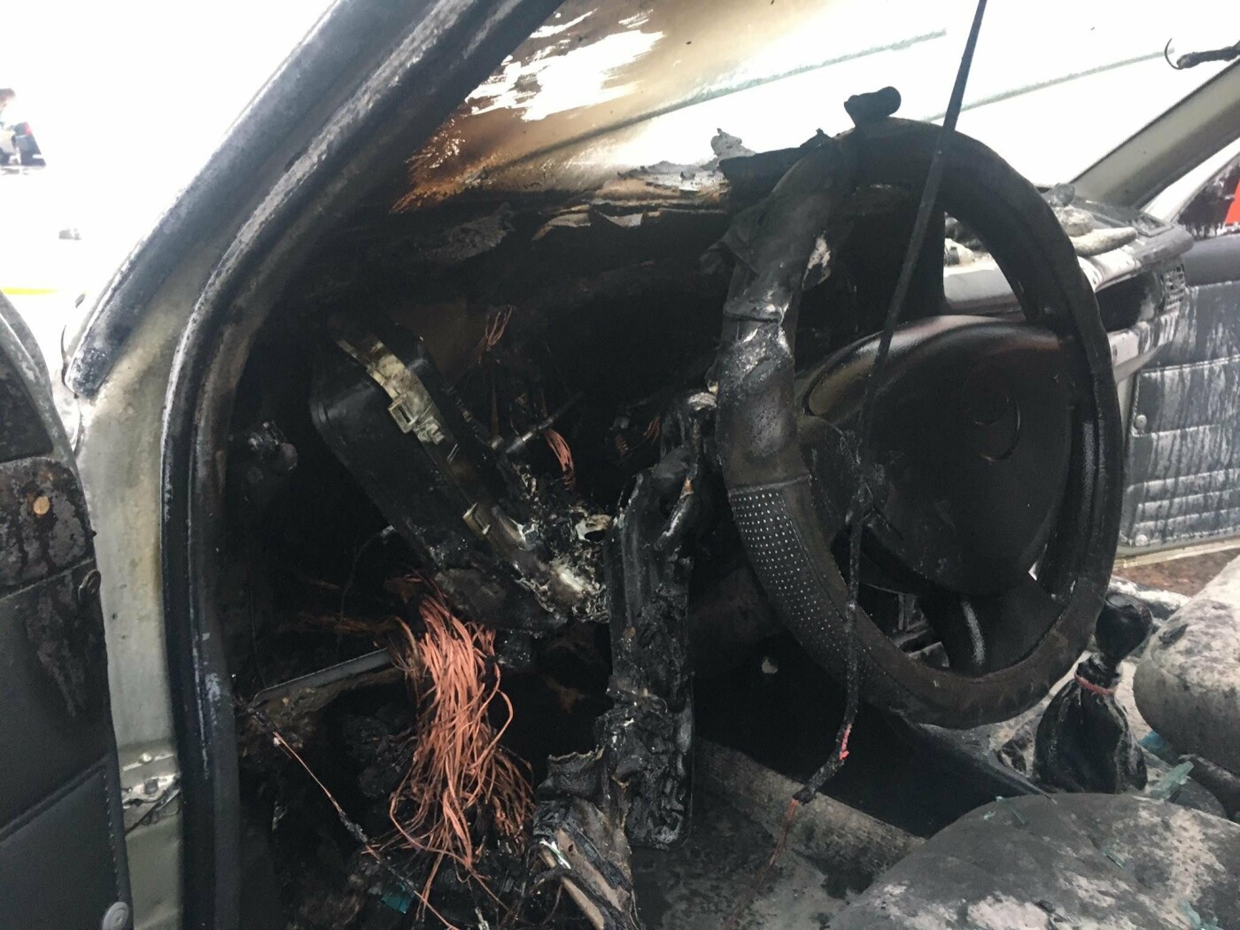 На Львівщині горів автомобіль, Фото - ДСНС Львівщини