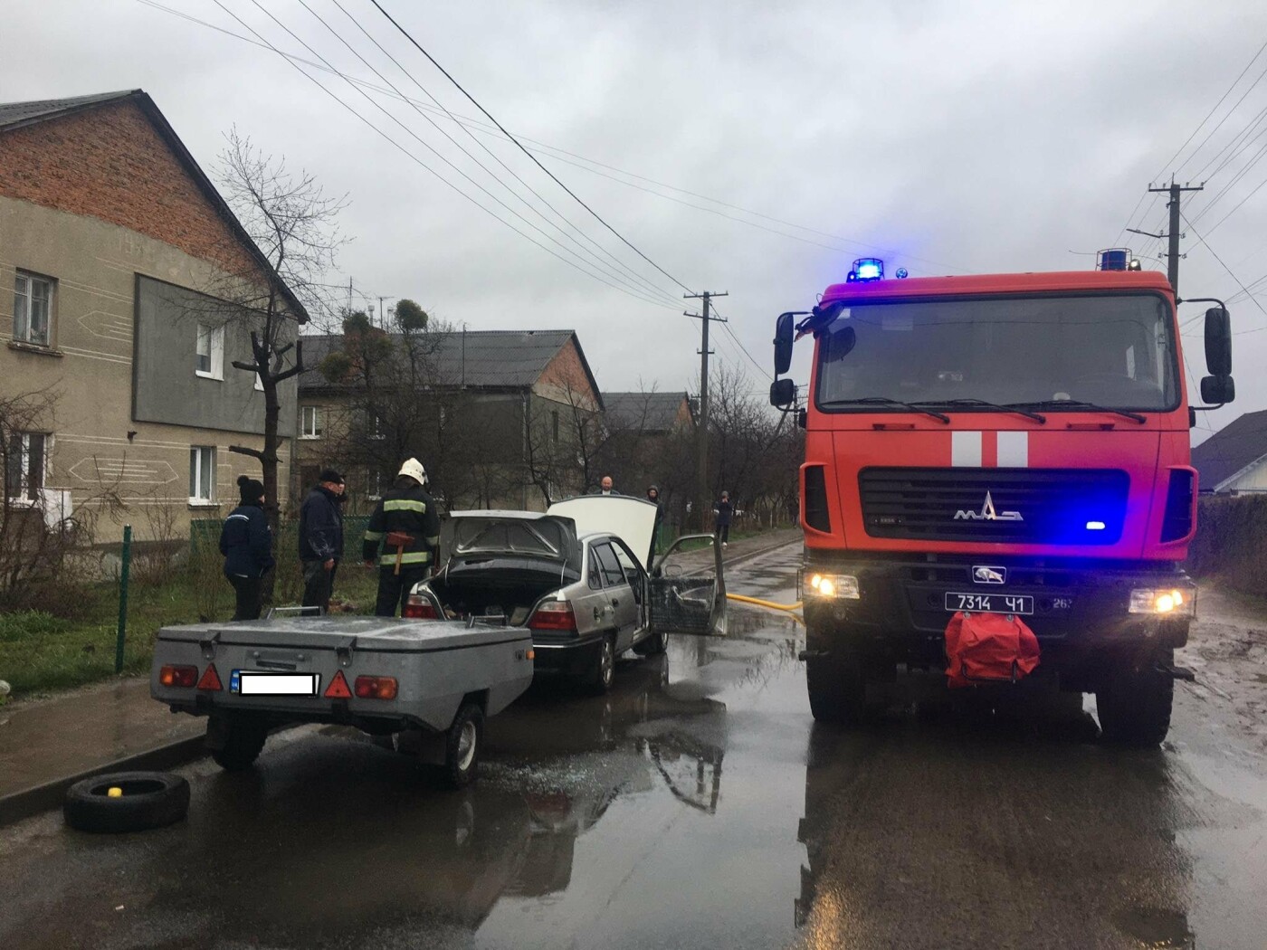 На Львівщині горів автомобіль, Фото - ДСНС Львівщини