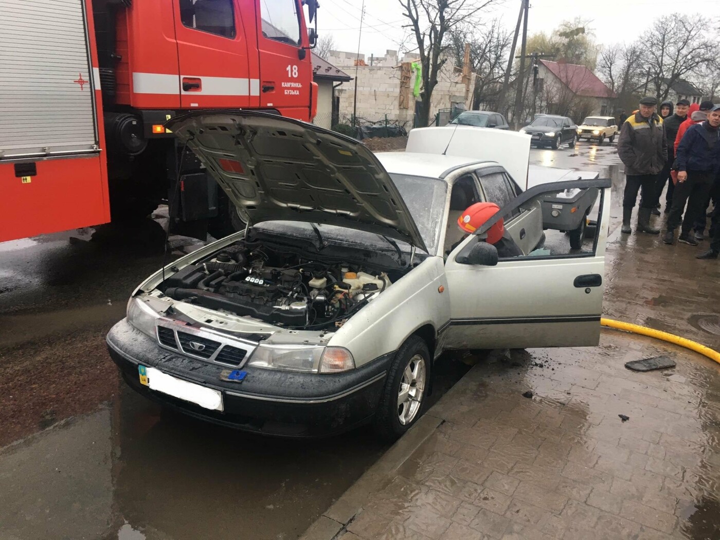 На Львівщині горів автомобіль, Фото - ДСНС Львівщини