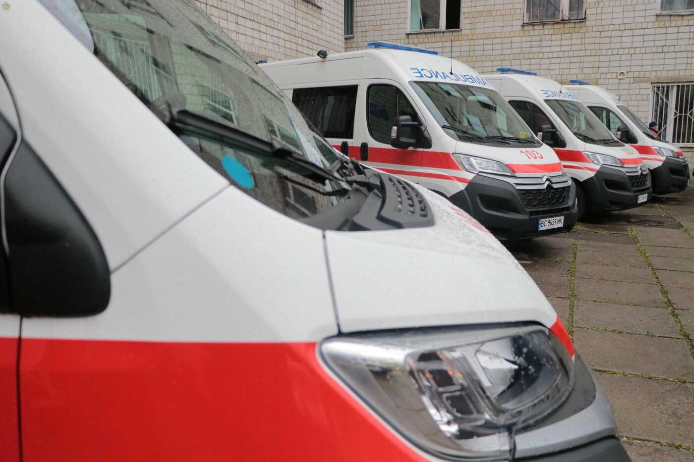 На Львівщину передали 10 нових автомобілів "швидкої", Фото: пресслужби Львівської ОДА