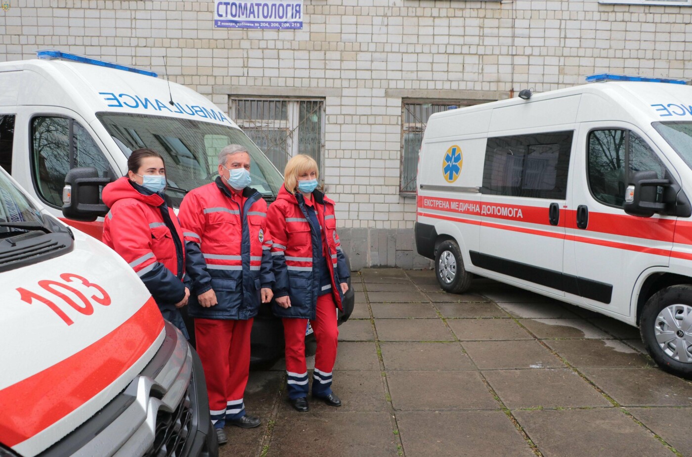 На Львівщину передали 10 нових автомобілів "швидкої", Фото: пресслужби Львівської ОДА