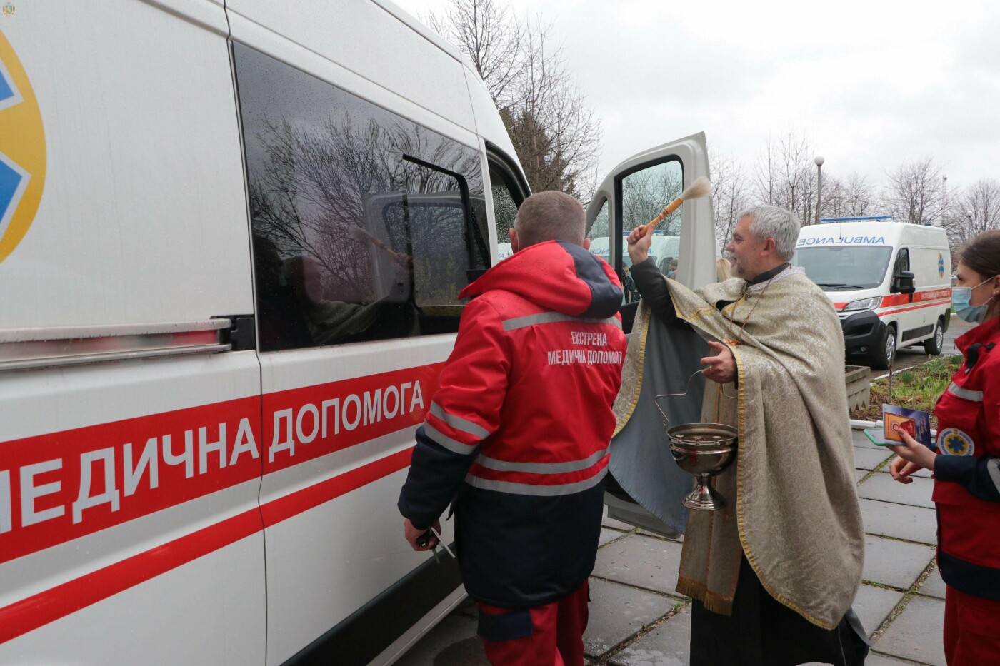 На Львівщину передали 10 нових автомобілів "швидкої", Фото: пресслужби Львівської ОДА