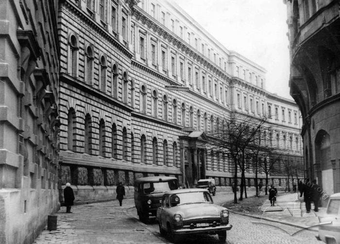 Львівський національний університет ім. І. Франка Львівський національний університет ім. І. Франка, Фото: uma.lvivcenter.org