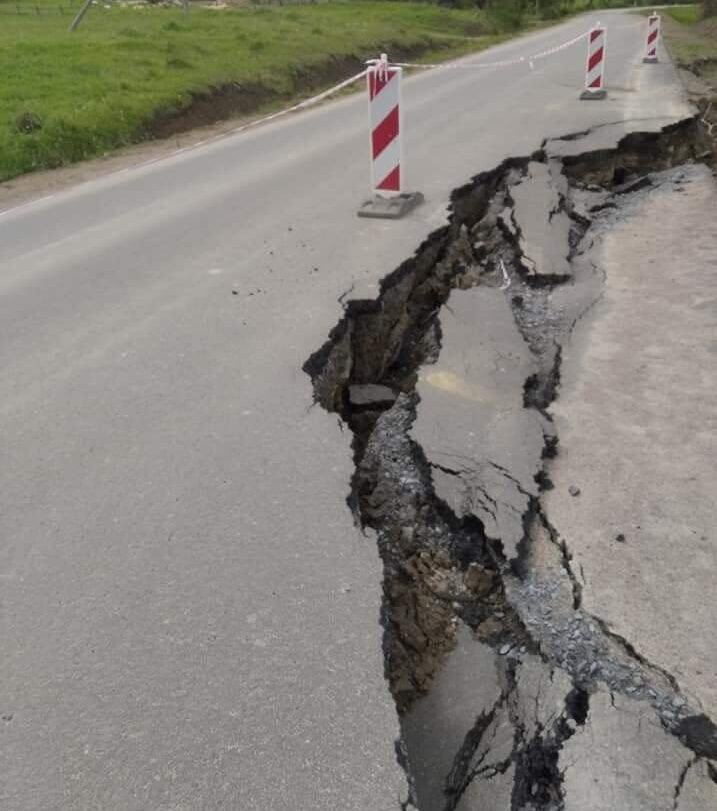 Обвал дороги на Львівщині