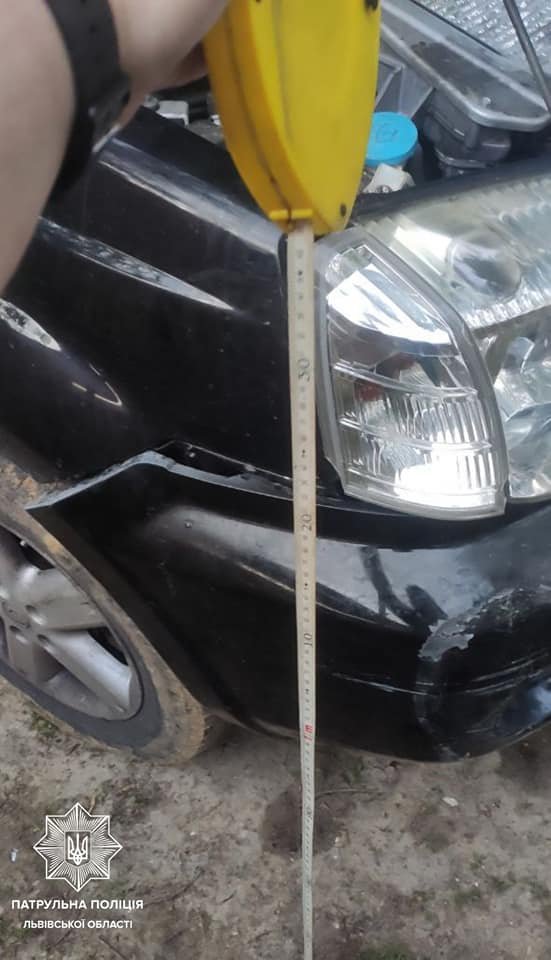 У Львові пʼяний водій позашляховика вʼїхав в автобус з пас..., фото-3 У Львові пʼяний водій позашляховика вʼїхав в автобус з пасажирами та втік з місця ДТП, - ФОТО, фото-3, Фото: Патрульная поліція Львівської області