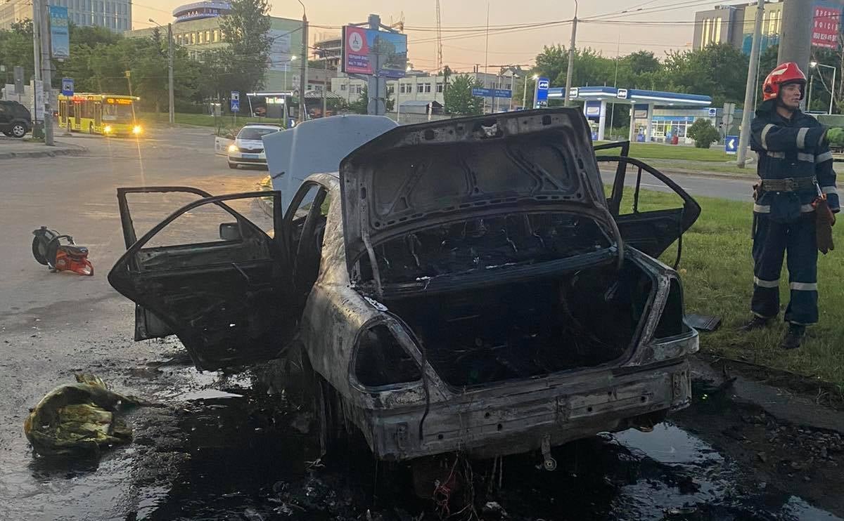 Пожежа в автомобілі, Фото: пресслужби ДСНС у Львівській області