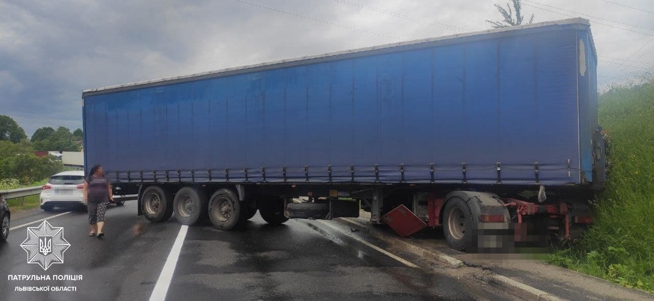 На Львівщині знову ДТП з фурою на трасі Київ-Чоп, - ФОТО