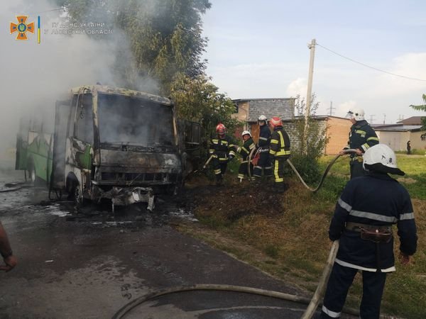 На Львівщині виникла пожежа в автобусі, Фото: пресслужби ДСНС у Львівській області