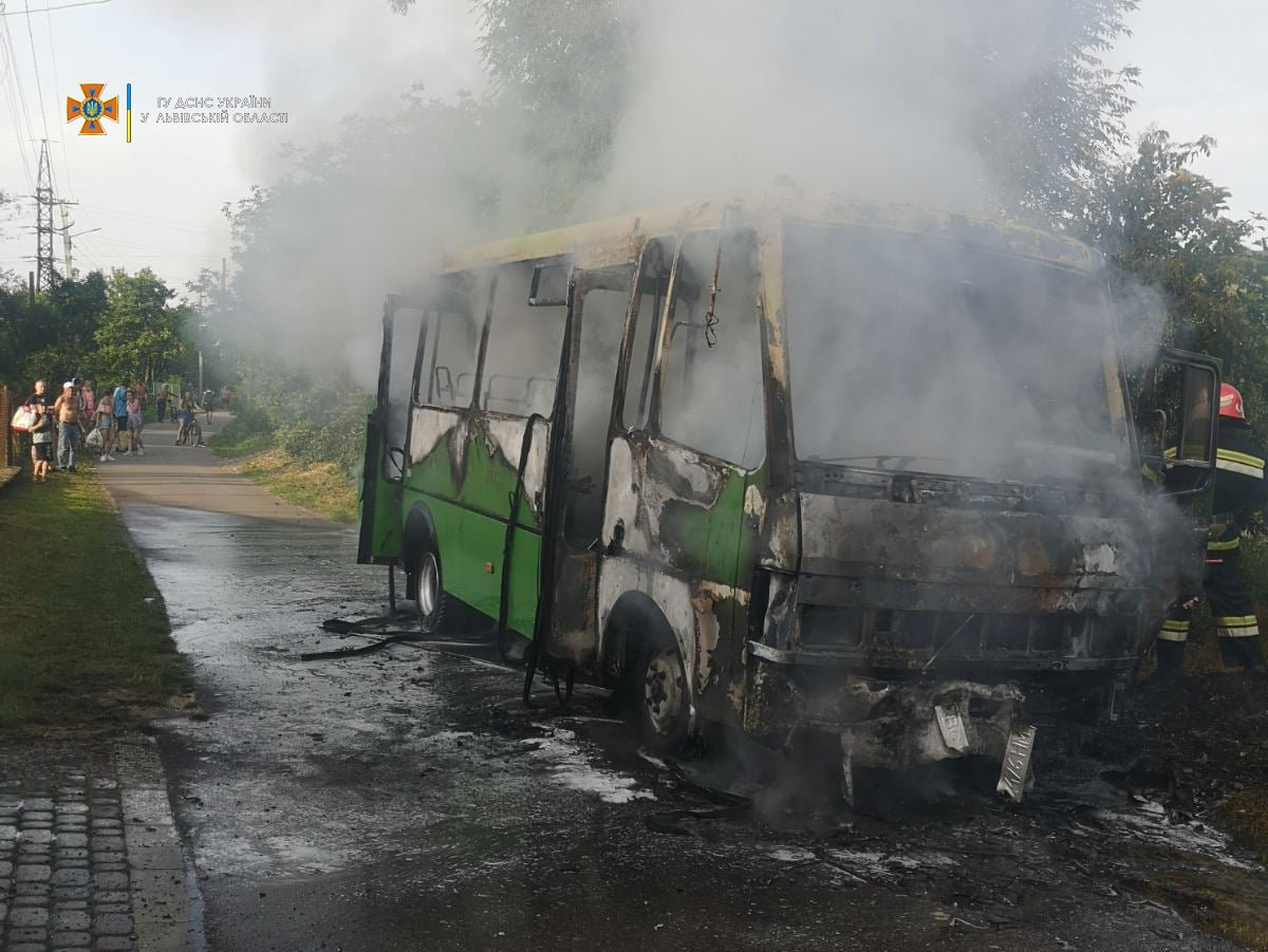 На Львівщині виникла пожежа в автобусі, Фото: пресслужби ДСНС у Львівській області