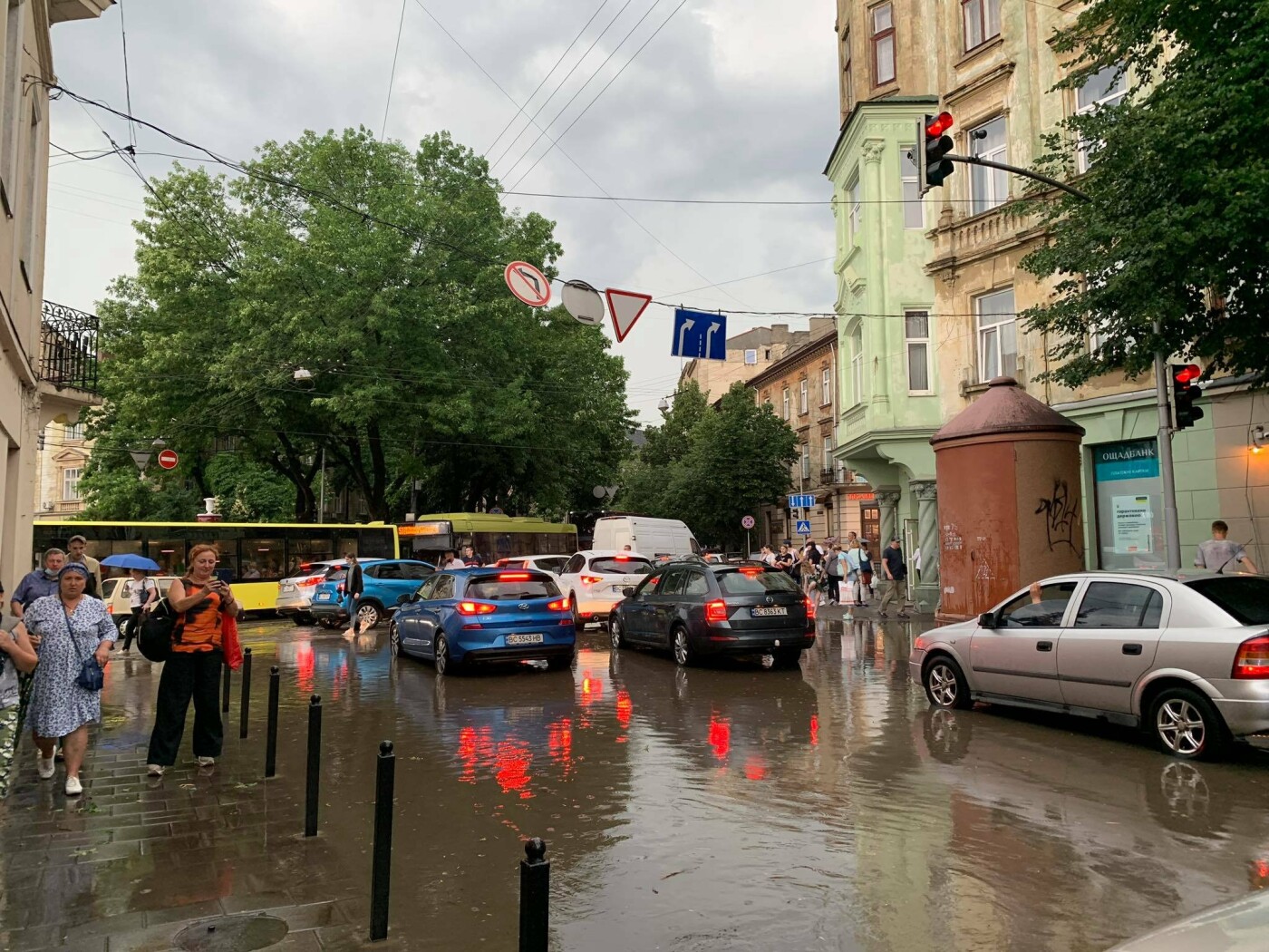 Затоплена вулиця Франка у Львові, Фото - 032.ua