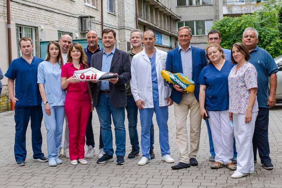 У Львові відомий німецьких хірург проводитиме операції дітям зі всієї України
