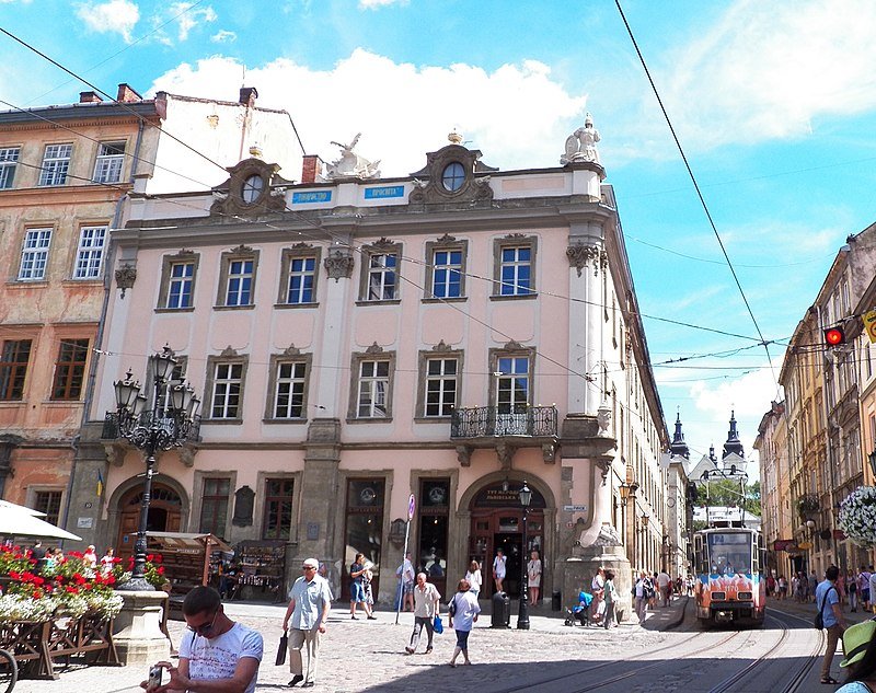 Палац Любомирських Палац Любомирських, Фото: uk.wikipedia.org