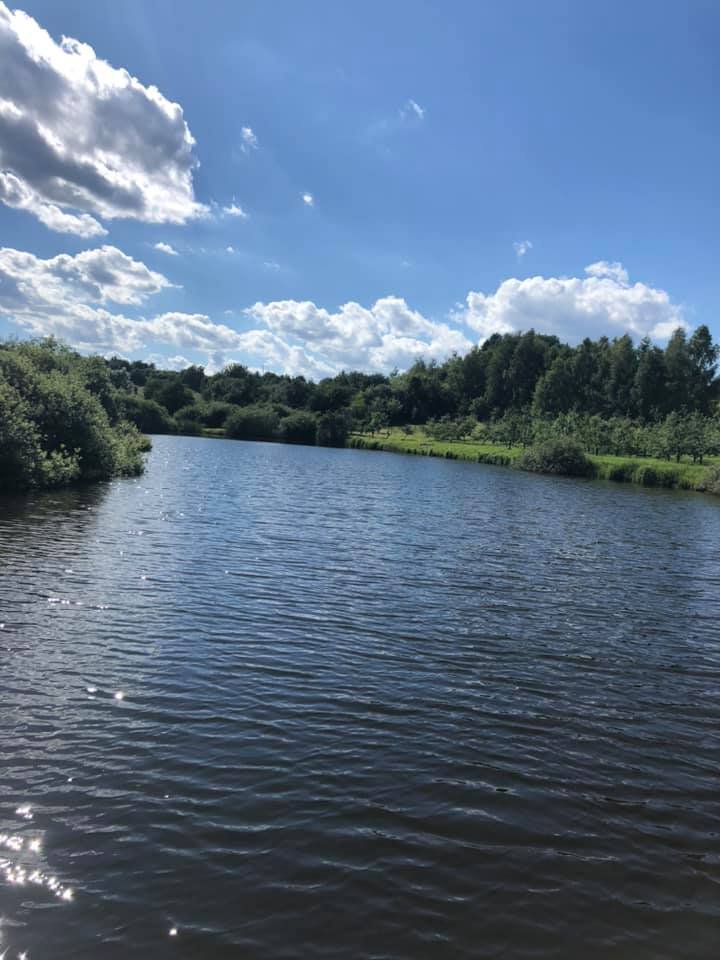 Будиночок на озері, Фото: Facebook/"Кемпінг"