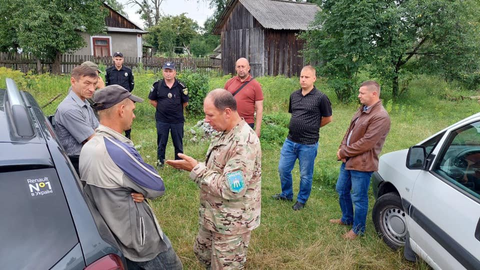 На Львівщині у селі козуля напала на трьох дітей, - ФОТО