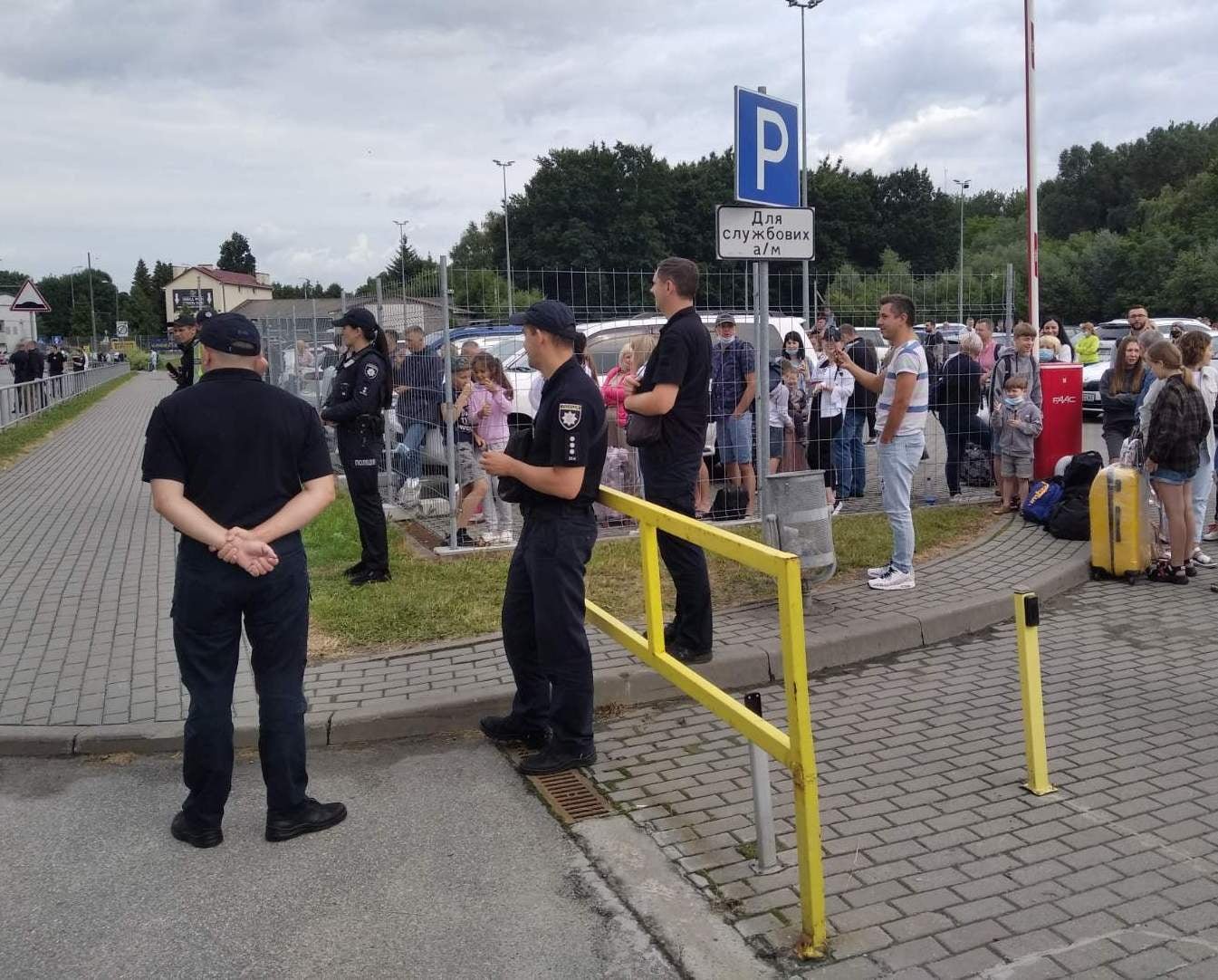 В аеропорту «Львів» знешкодили підозрілу сумку, в якій мог..., фото-2 В аеропорту «Львів» знешкодили підозрілу сумку, в якій могла бути вибухівка, - ФОТО, фото-2, Фото: поліція Львівскої області