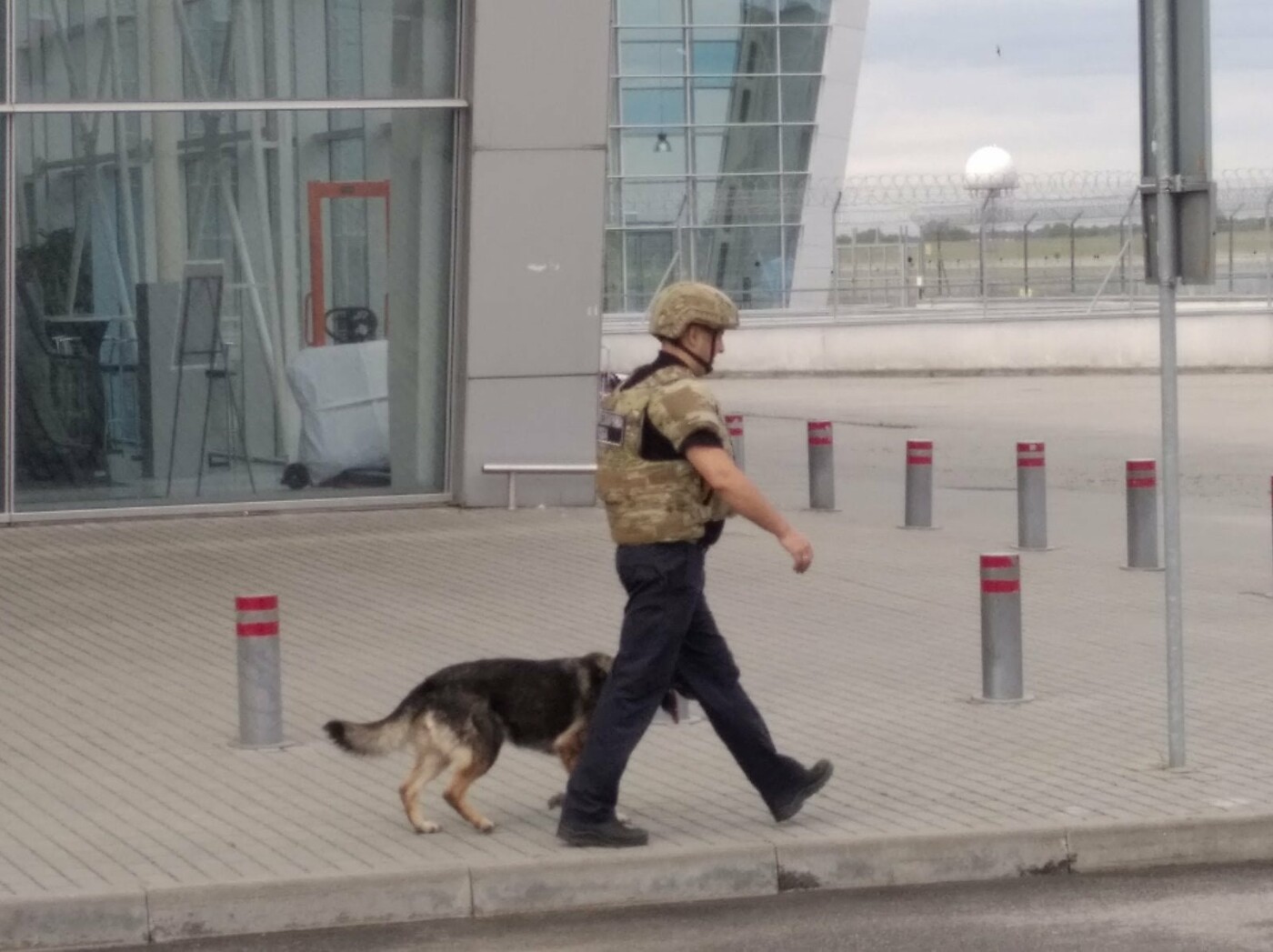 В аеропорту «Львів» знешкодили підозрілу сумку, в якій мог..., фото-5 В аеропорту «Львів» знешкодили підозрілу сумку, в якій могла бути вибухівка, - ФОТО, фото-5, Фото: поліція Львівскої області