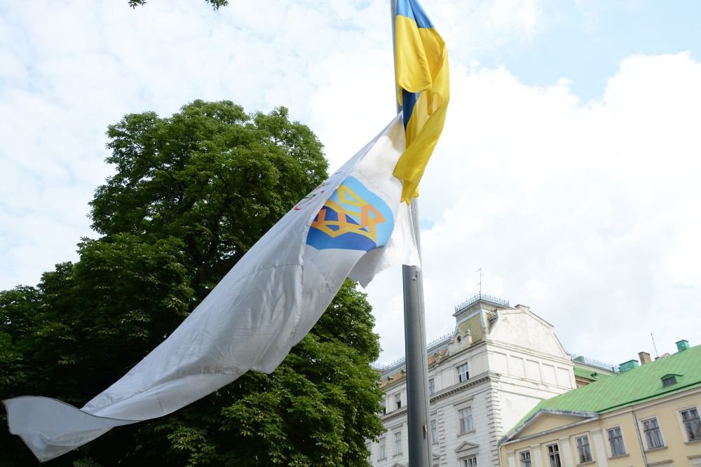 У Львові урочисто підняли прапори України та олімпійського комітету з нагоди старту Олімпіади, Фото: Олександр Мазуренко