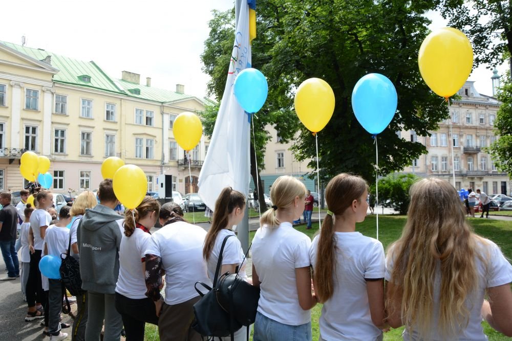 У Львові урочисто підняли прапори України та олімпійського комітету з нагоди старту Олімпіади, Фото: Олександр Мазуренко