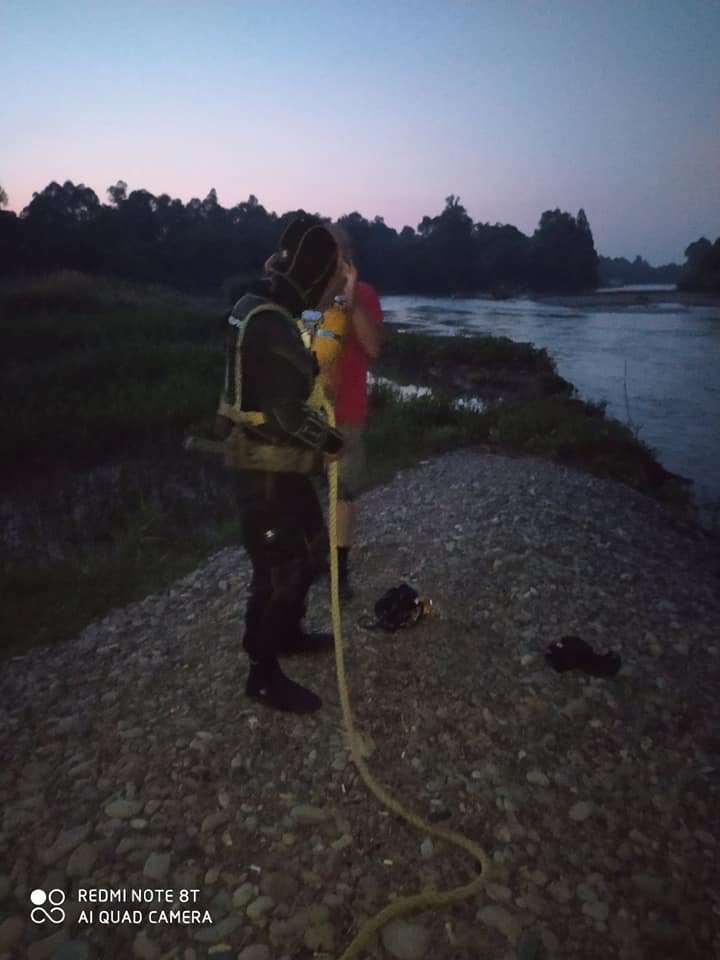 На Львівщині водолази шукають тіло чоловіка, Фото - водолазна служба Львівщини