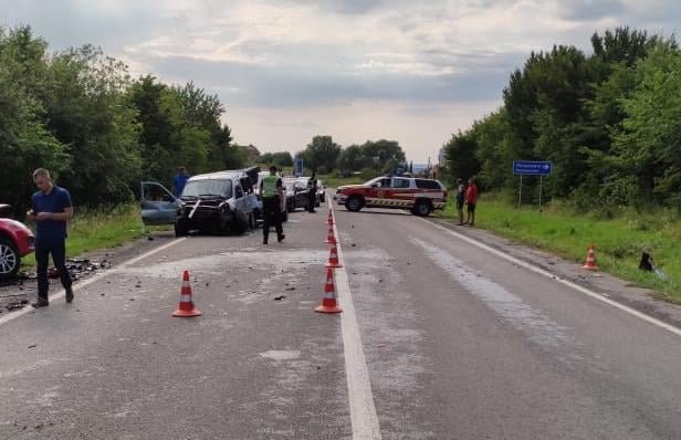 Потрійна ДТП на Львівщині, Фото - ГУ НП Львівщини