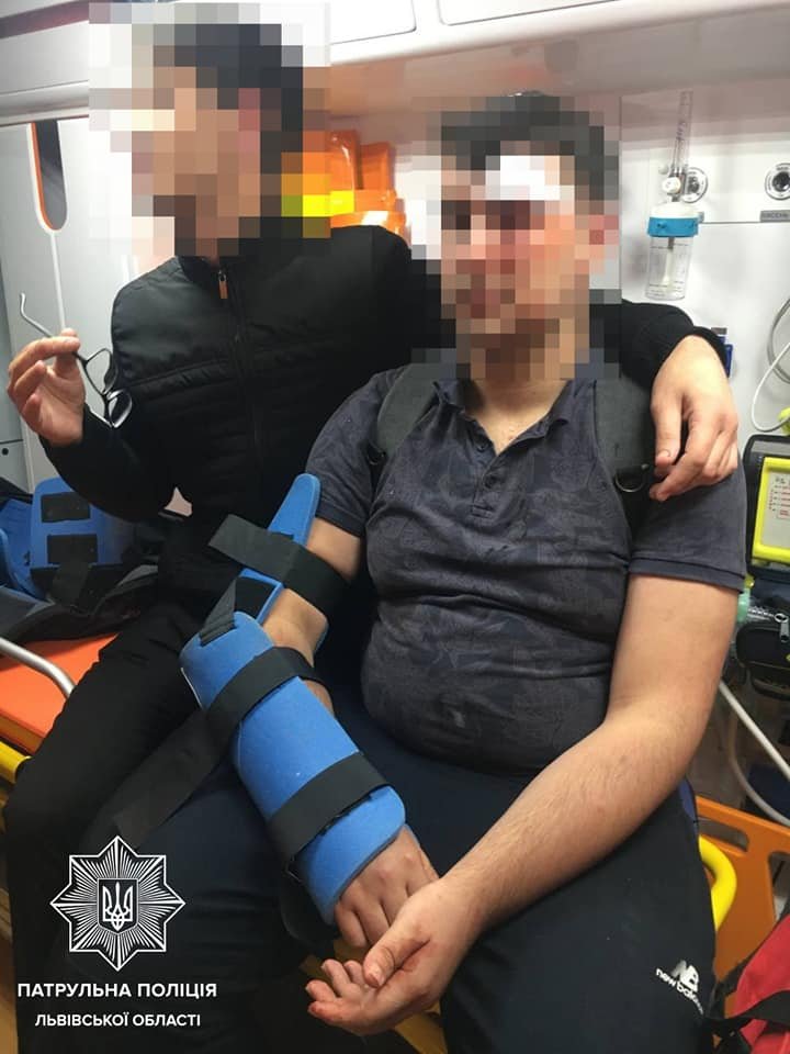 Четверо львів'ян у центрі міста побили іноземця, - ФОТО