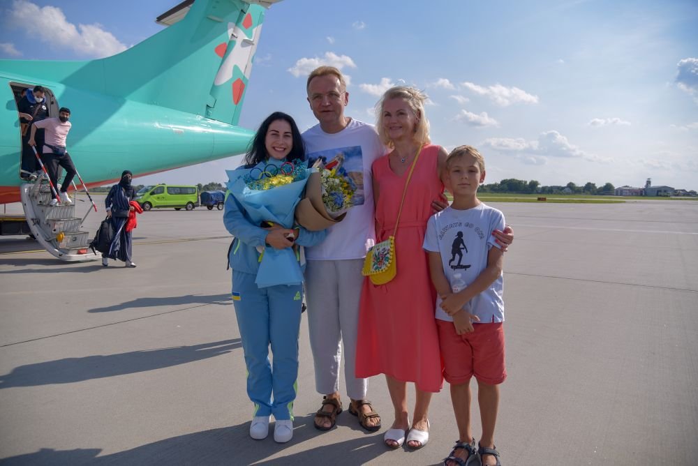 У Львові зустріли срібну призерку Олімпійських ігор Олену Старікову, Фото: Олег Кохан