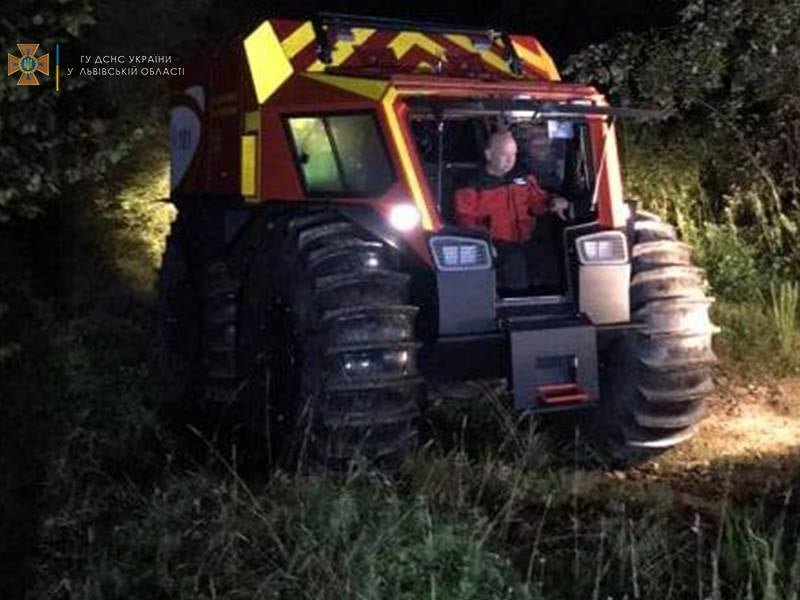 У Сколівському районі знайшли заблукану бабусю, Фото - ДСНС Львівщини