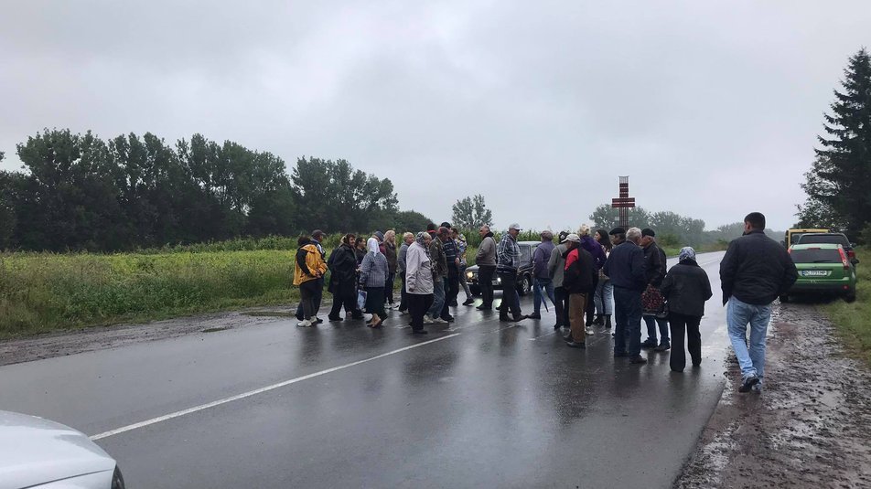 На Львівщині люди в знак протесту перекрили дорогу Сокаль-Червоноград, - ФОТО, фото-2, Фото: Суспільне