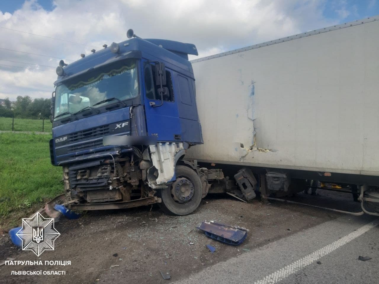 Біля Львова зіткнулися зразу чотири авто та вантажівки: через ДТП ускладнений рух на трасі Київ - Чо..., фото-3, Патрульна поліція Львівської області
