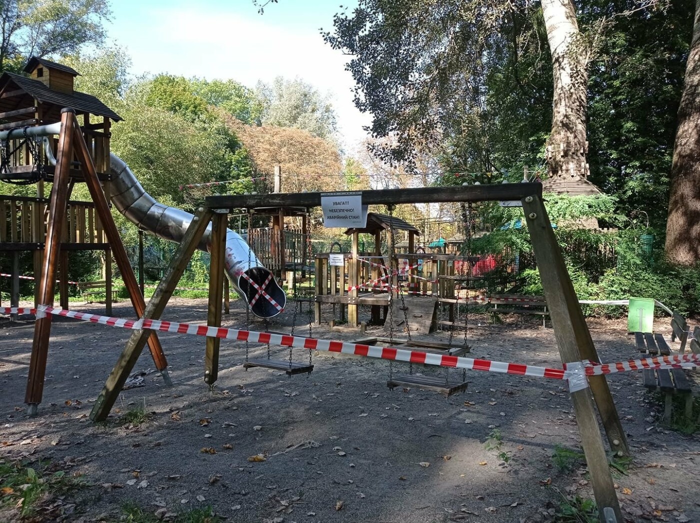 Львів’ян просять не користуватися дитмайданчиком у Парку культури через його аварійність, - ФОТО, фото-5
