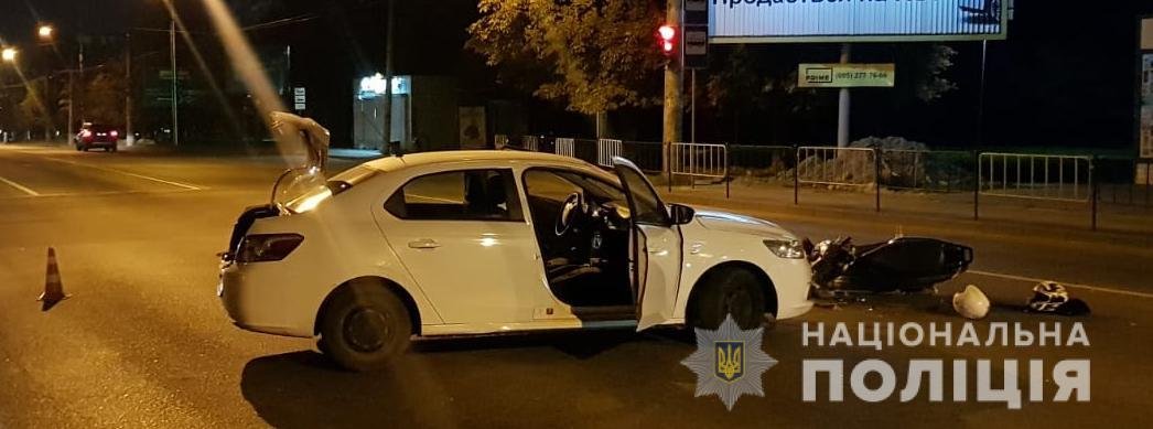 У Львові зіткнулися «Пежо» та скутер: постраждали дві людини, - ФОТО, фото-2