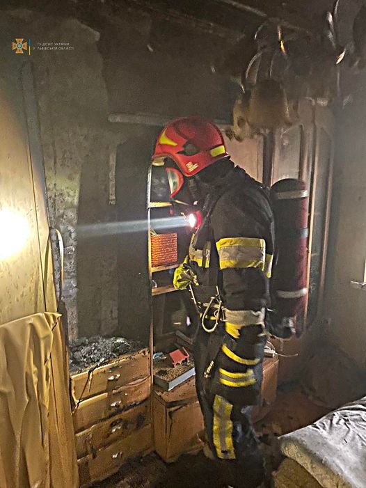 У львівській багатоповерхівці горіла квартира: евакуювали 2 дорослих та дитину, - ФОТО
