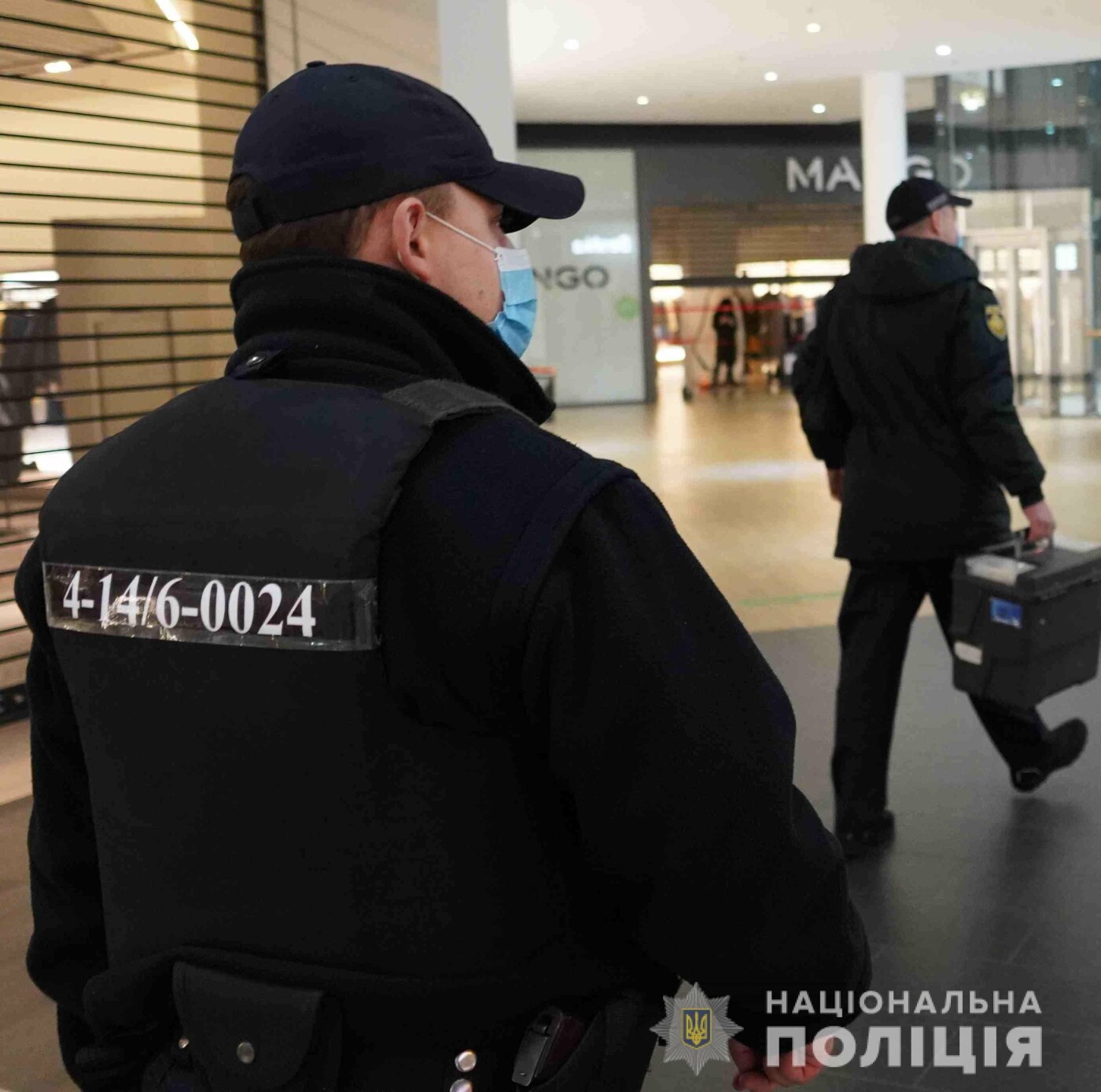 Через повідомлення про замінування 9 торгових центрів Львова евакуювали 3000 осіб 