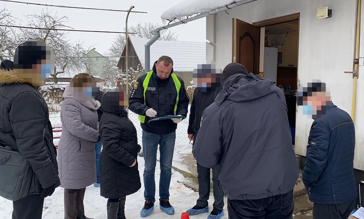Трагічний випадок на Самбірщині: чоловік на очах дитини вбив свою вагітну жінку, - ФОТО
