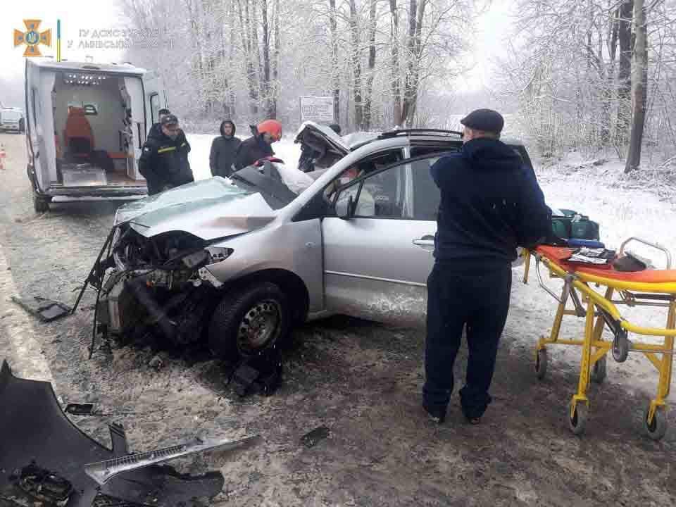 На Львівщині у ДТП потрапив пасажирський автобус: серед постраждалих є дитина, - ФОТО