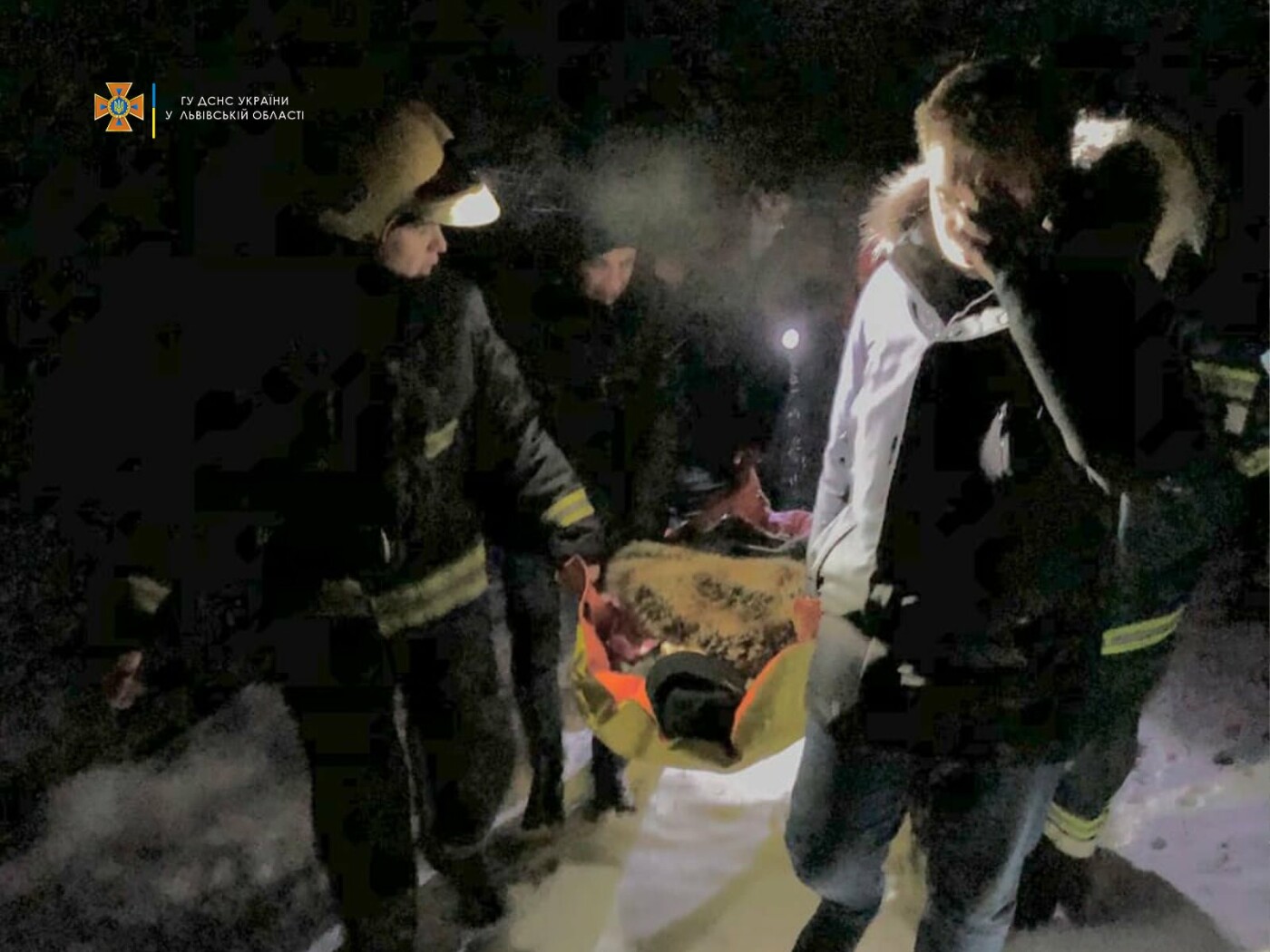 На Львівщині карета швидкої не змогла доїхати до хворої